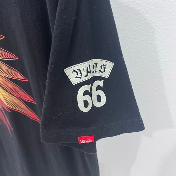 VANS Classic Indian Headdress Black Graphic T-shirt ~ Men’s - Picture 3 of 5